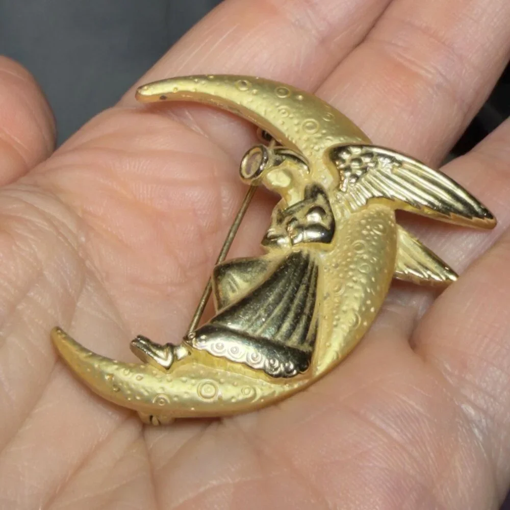 Danecraft Angel Moon Brooch Madonna Child Crescent Vintage Gold Tone 2”